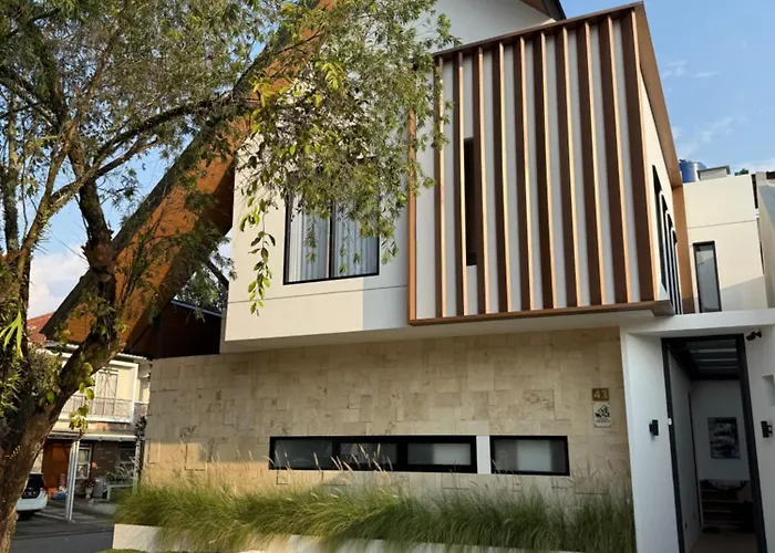 Villa Tropica - 4Bdr House Near Whoosh By Casa99 Kbp